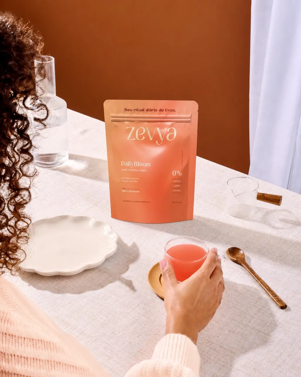 Mesa com Daily Bloom preparado após a refeição